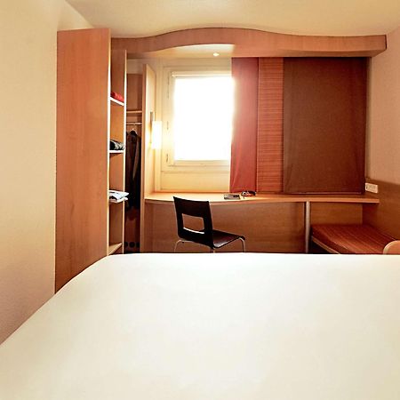 Ibis Sofia Airport Hotel Esterno foto