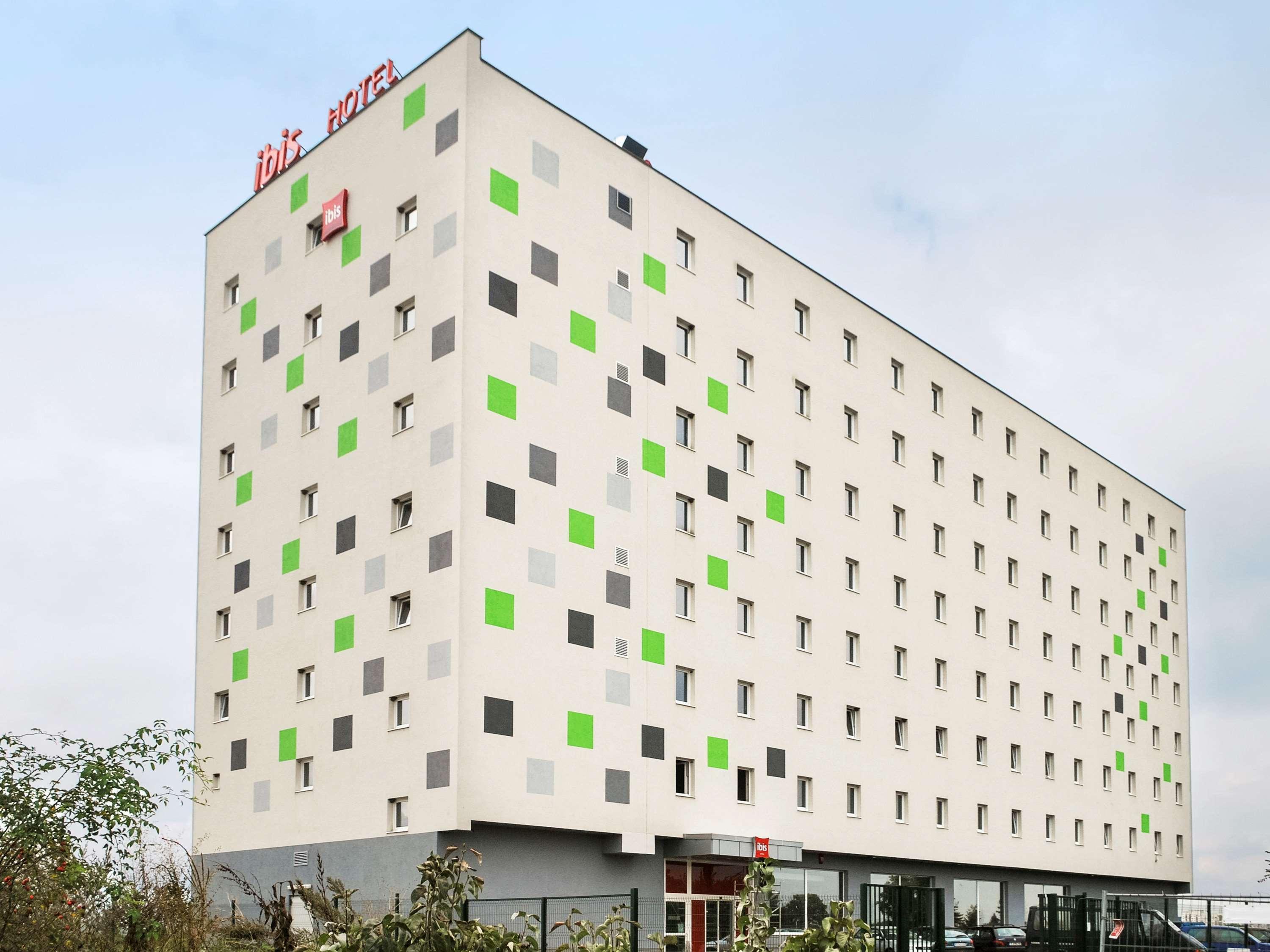 Ibis Sofia Airport Hotel Esterno foto