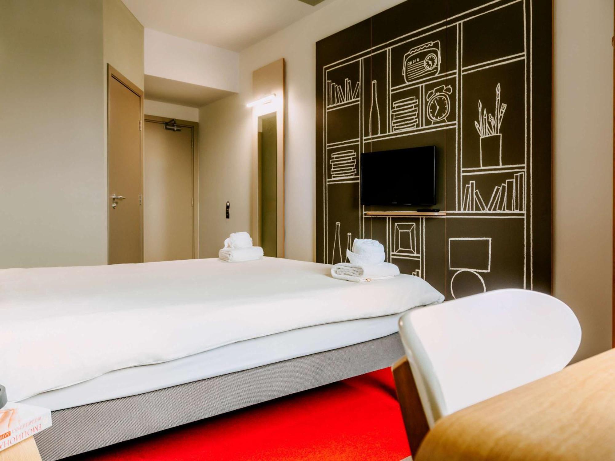 Ibis Sofia Airport Hotel Esterno foto